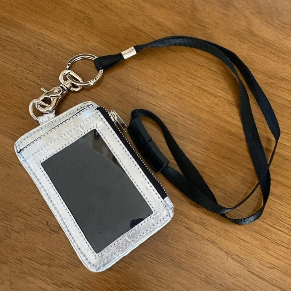 PINK VICTORIA’S SECRET SILVER LANYARD ID HOLDER - Picture 3 of 9